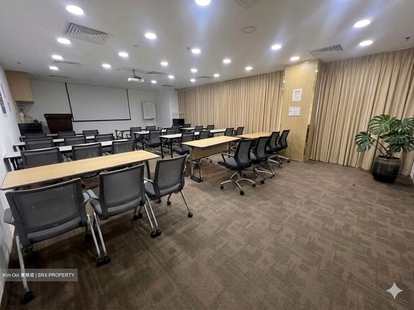 Chinatown Point (D1), Office #638118931